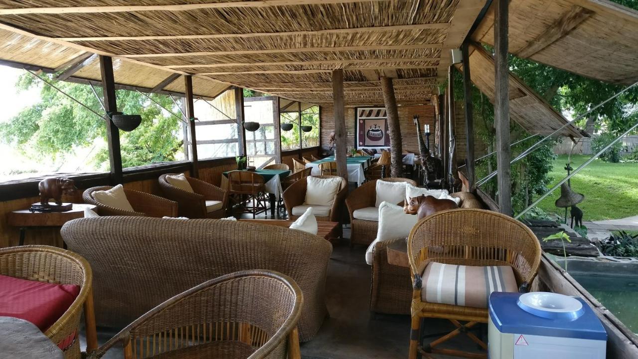 Norman Carr Cottage Monkey Bay Esterno foto