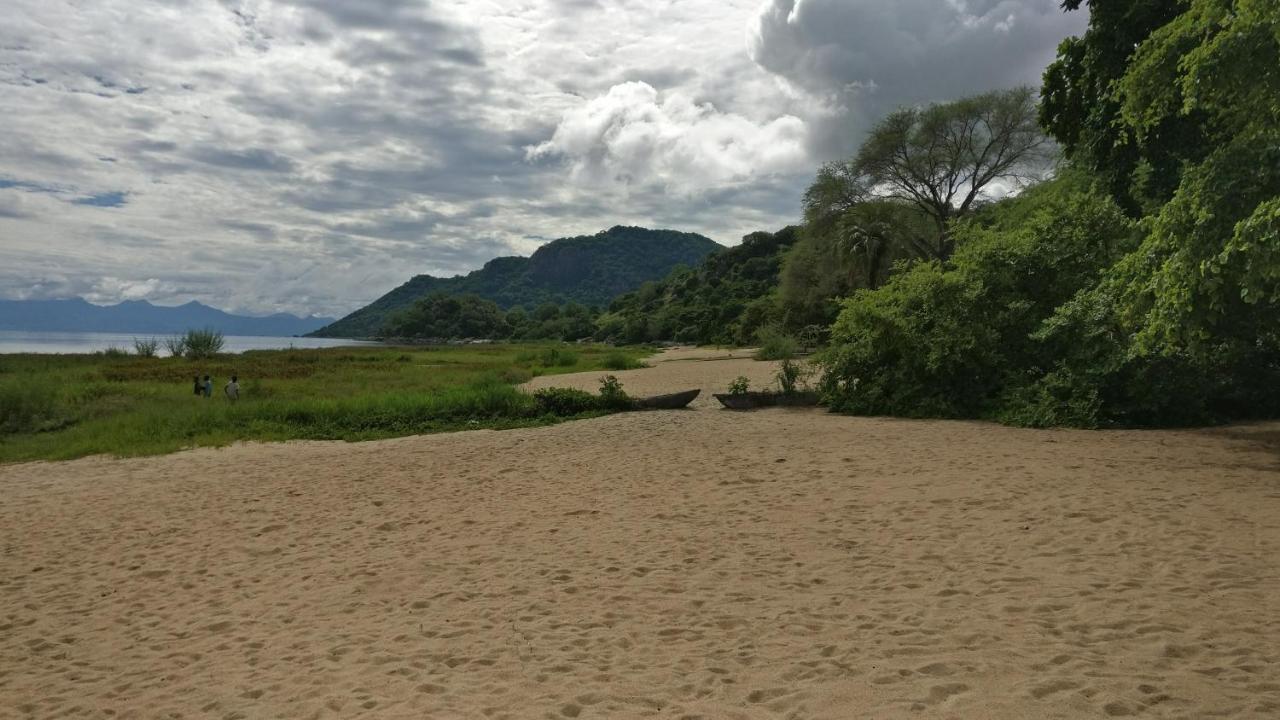Norman Carr Cottage Monkey Bay Esterno foto